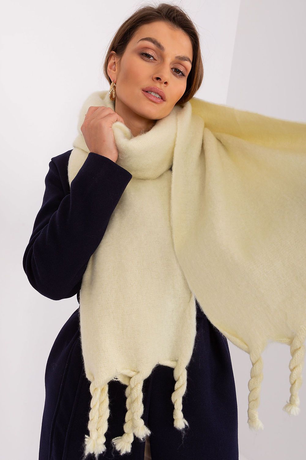  Shawl model 189883 AT 
