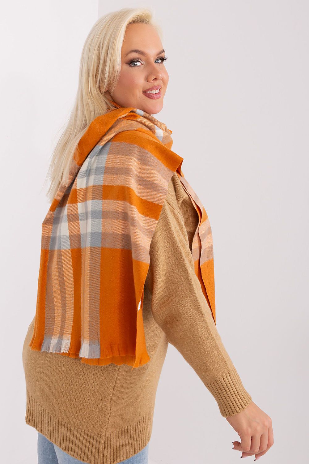  Shawl model 190565 AT 