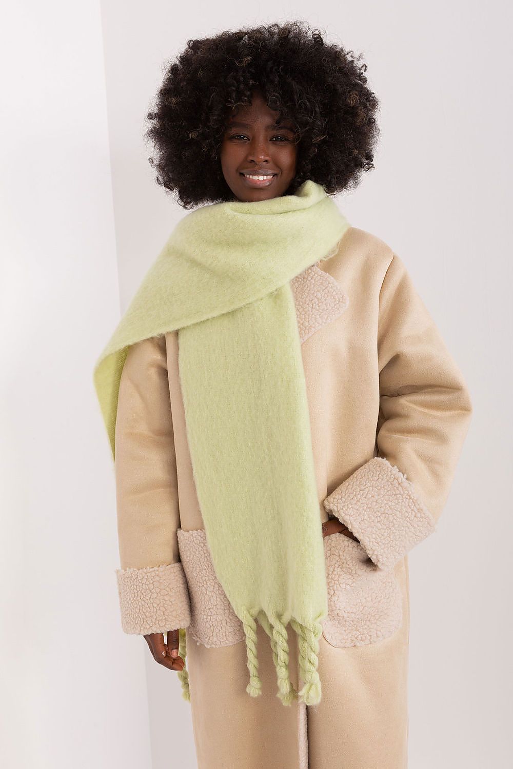  Shawl model 190589 AT 