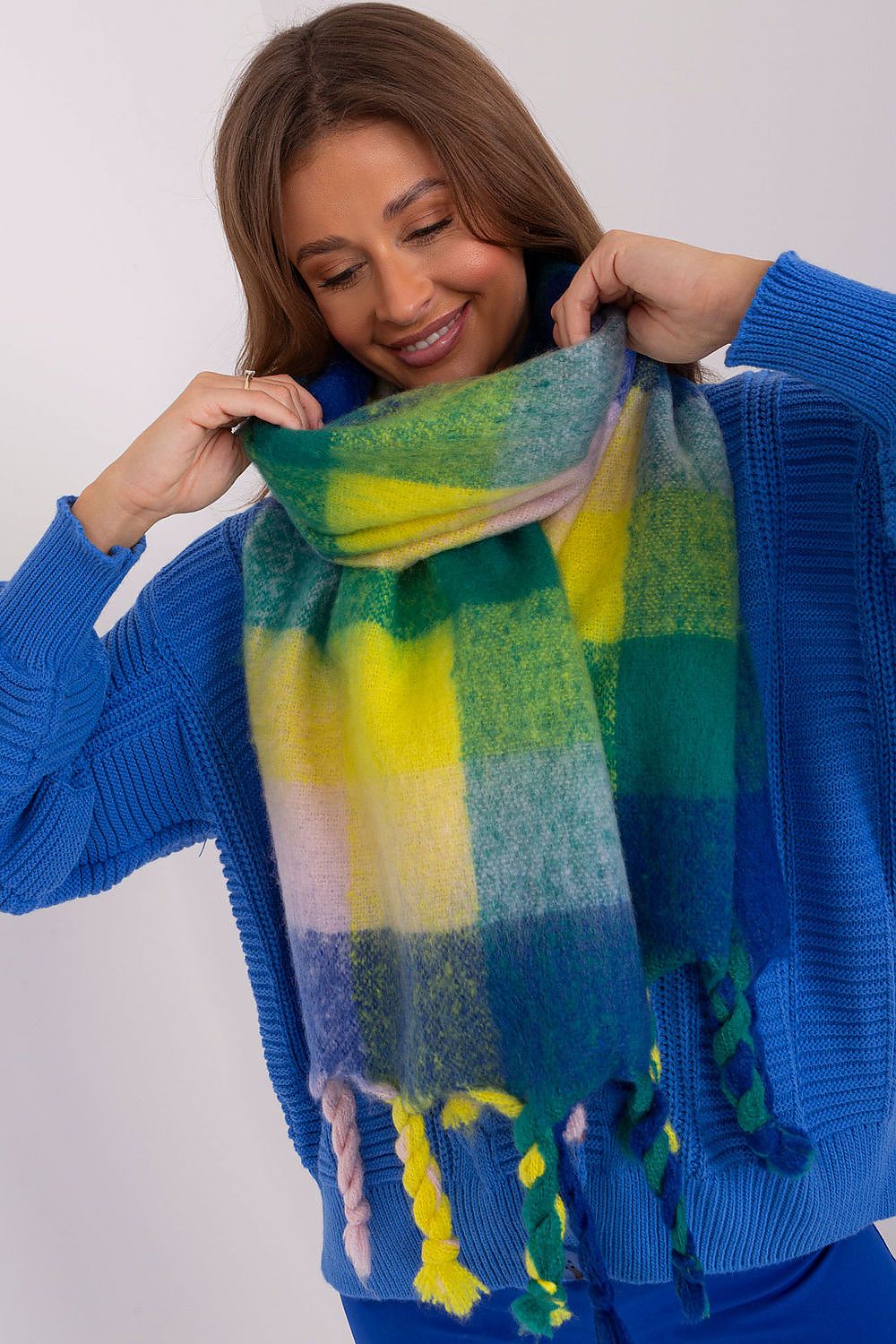  Shawl model 191706 AT 