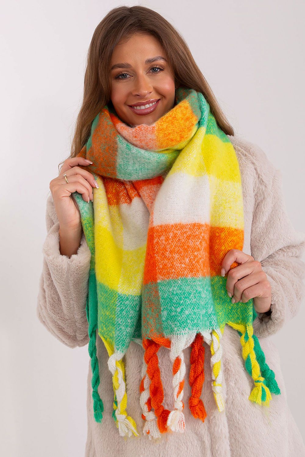  Shawl model 191712 AT 