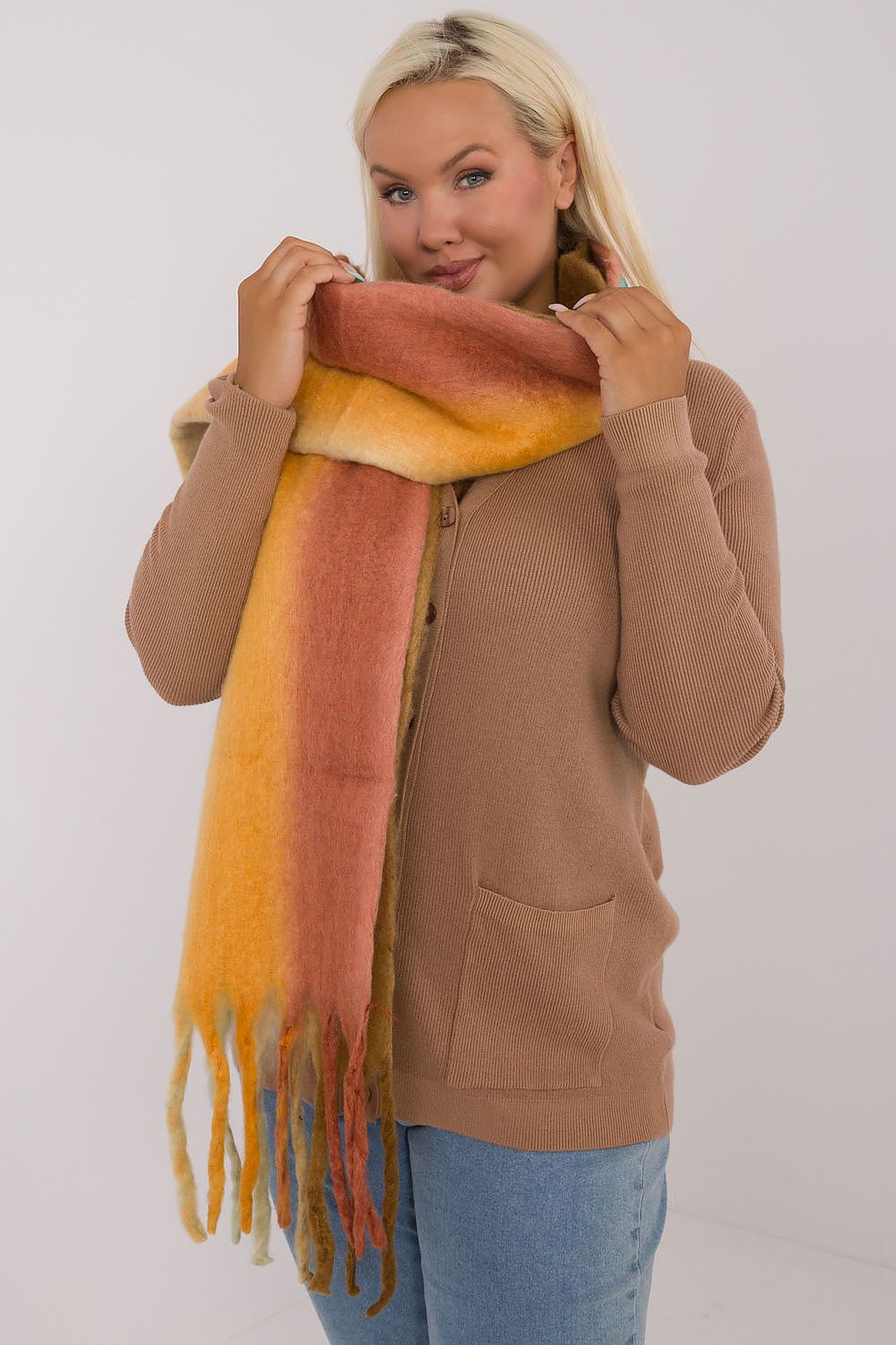  Shawl model 200284 AT 