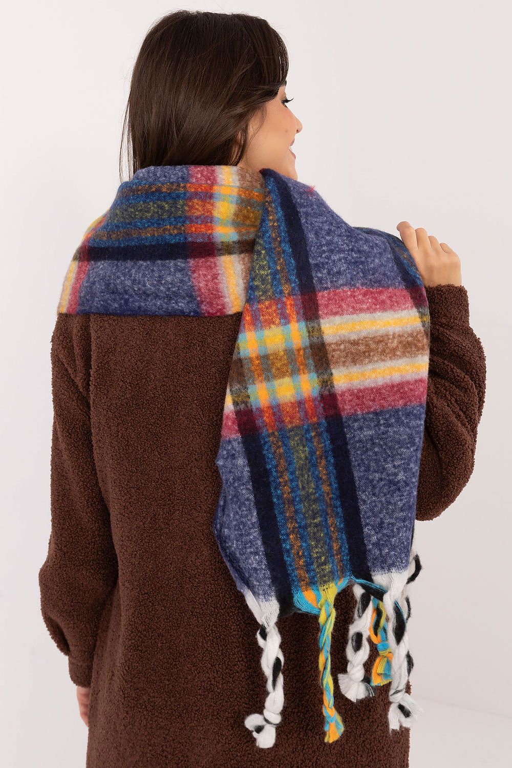  Shawl model 202581 AT 